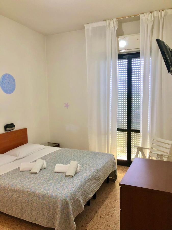 Hotel Criss Rimini Exterior photo