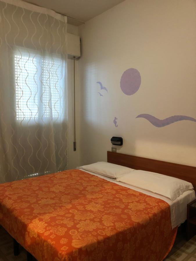 Hotel Criss Rimini Exterior photo